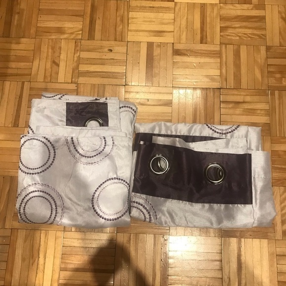 Bouclair 2 panel curtains​​​​​​​ - Picture 2 of 6